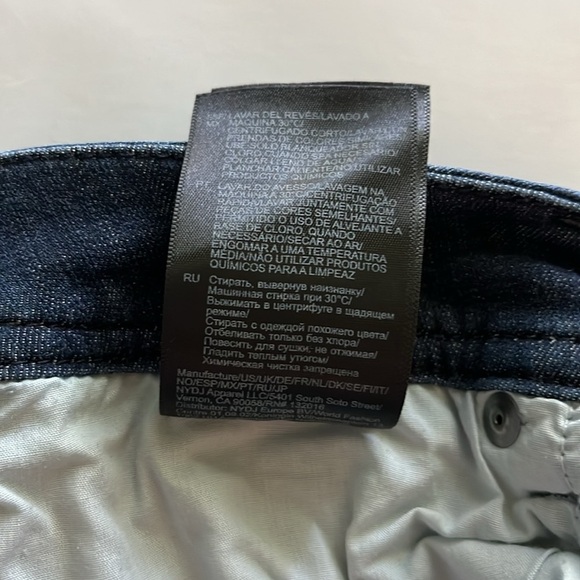 Curves 360 by NYDJ Boost Bermuda Sorts High Rise Size 16 - Picture 13 of 16